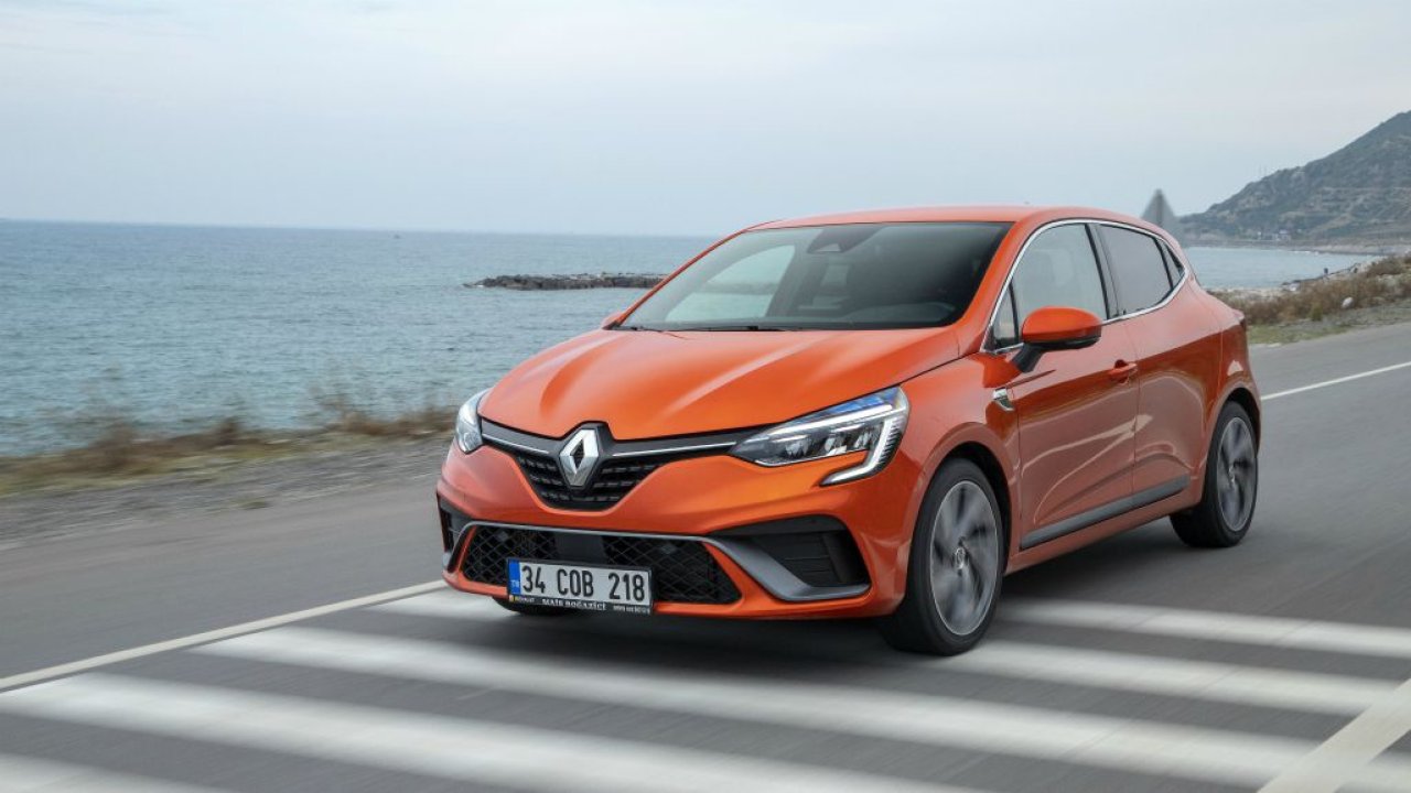 Yeni otomobil satın almak isteyenlere 0,99 faiz oranıyla Renault Clio! Kısıtlı sayıda kaldı, fiyatı 400 bin TL'nin altına düştü!