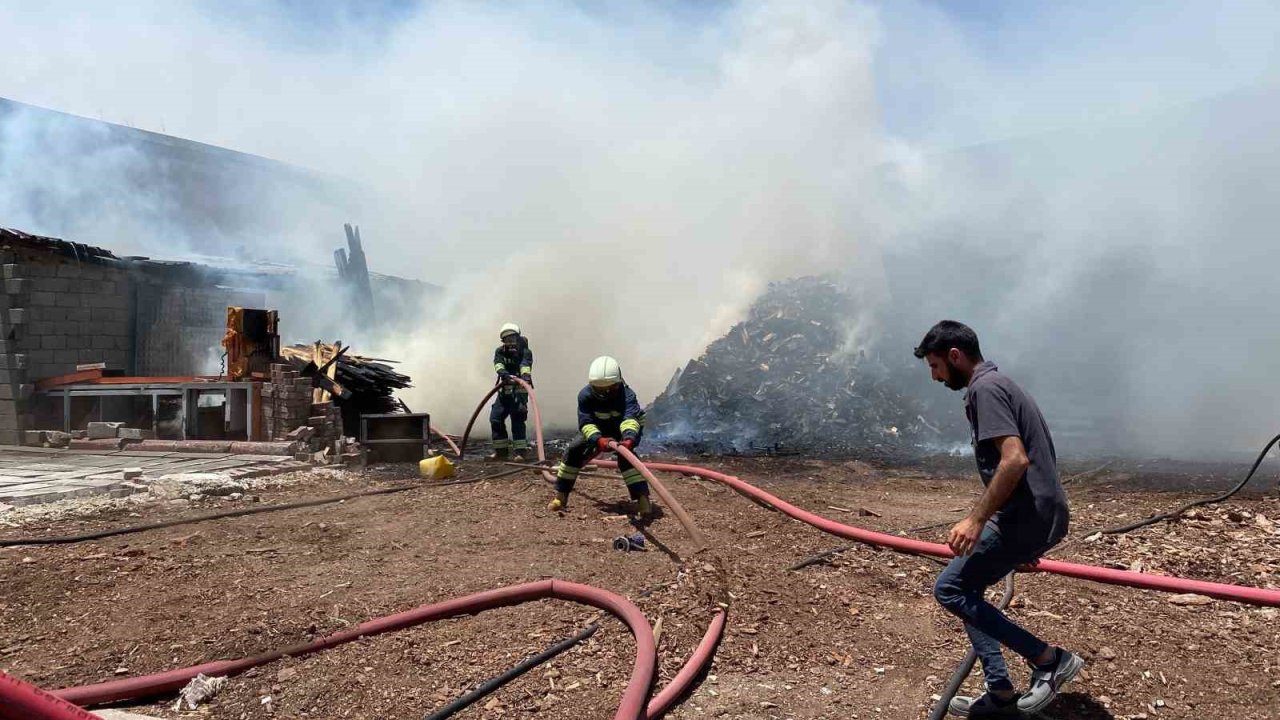 Konya’da Kereste Atölyesinde Yangın