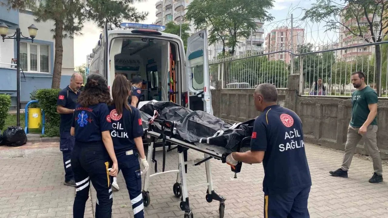 Diyarbakır’da Erkek Öğretmenin Silahla Öldürülmesine İlişkin Soruşturma Derinleşiyor: Şahsıın Dini Nikahlı Eşi de Gözaltına Alındı