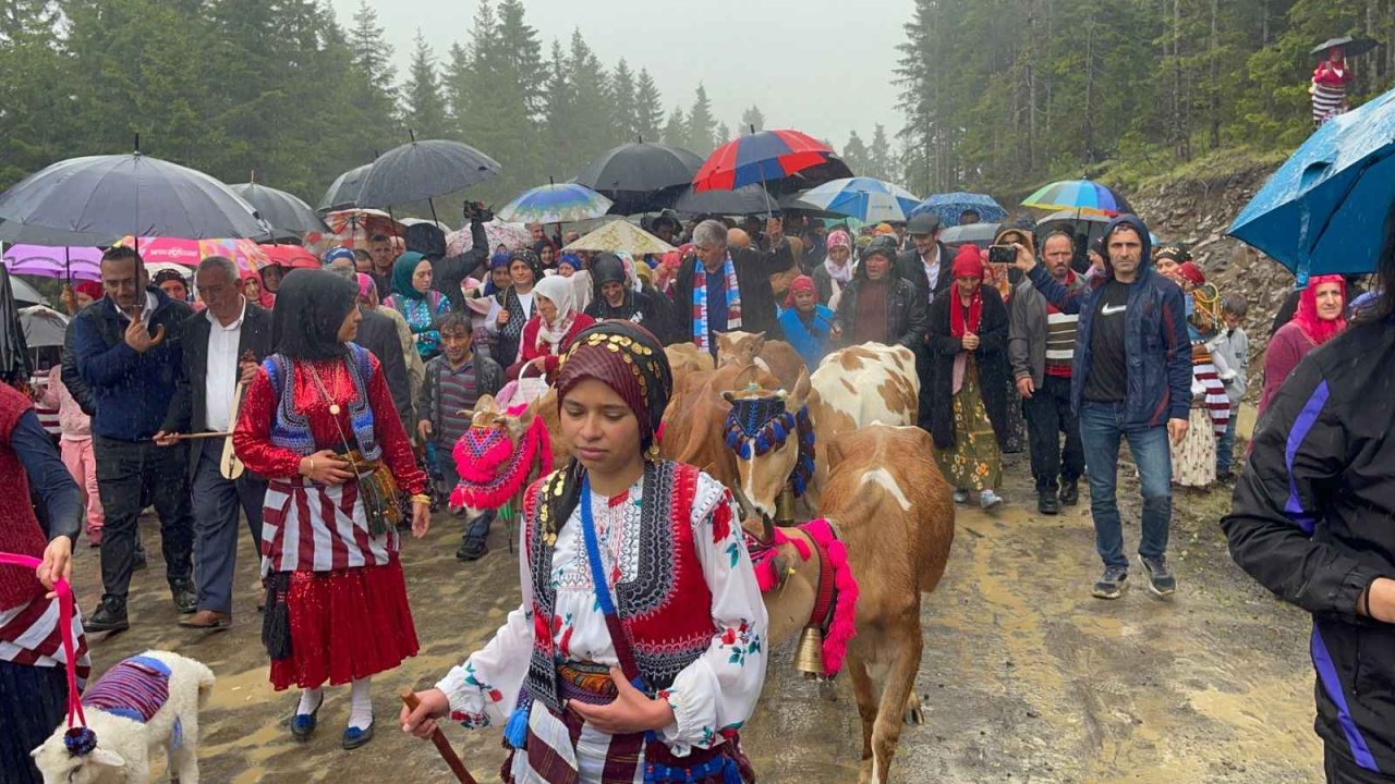 Akçaabat'ta Renkli Göç Festivali: Geleneklerin İzinde