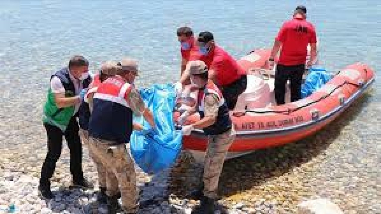 Van Gölü'nde Kaybolan İki Kişinin Cesetlerine Ulaşıldı