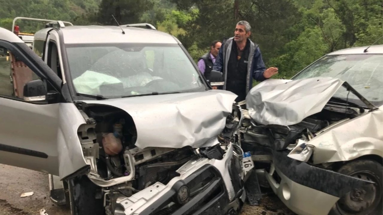 Bursa'nın Orhaneli İlçesinde Trafik Kazası: 3 Yaralı