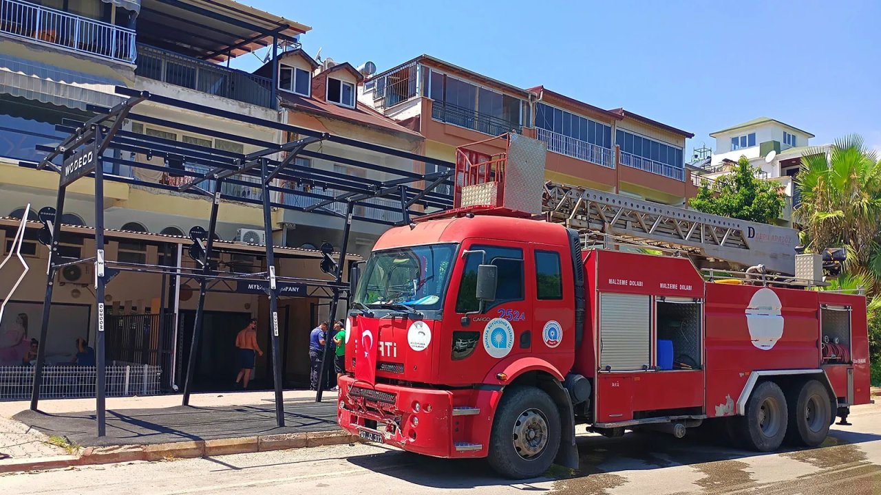 Antalya Konyaaltı'da Kayıt Dışı Kiralanan Dairede Yangın