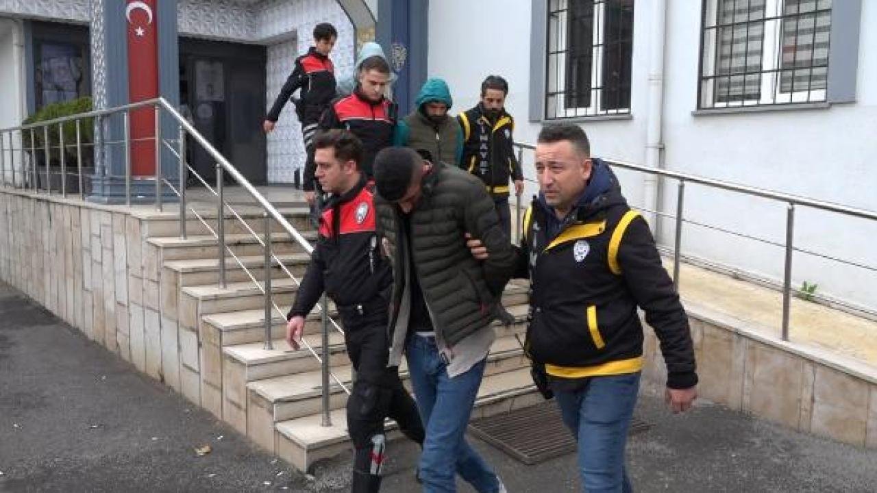 Adana'da İş Yerinde Silahlı Kavga: Sanık "Kasten Öldürmeye Teşebbüs" Suçundan Yargılanıyor