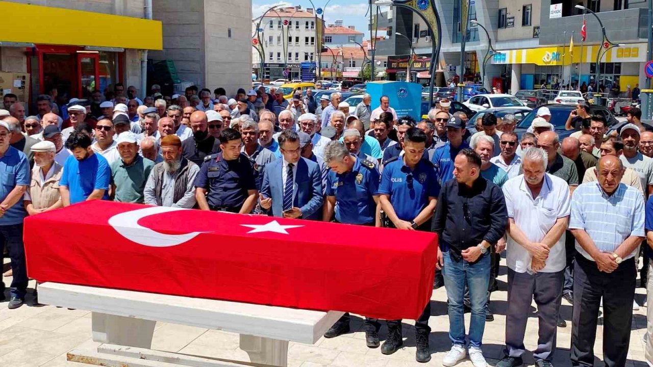 Emekli Polis Hasan Hüseyin Şehitoğlu Trafik Kazasında Hayatını Kaybetti