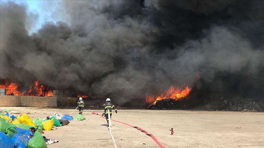 Kırıkkale'de Kereste Deposunda Yangın: İtfaiye Ekipleri Kontrol Altına Aldı