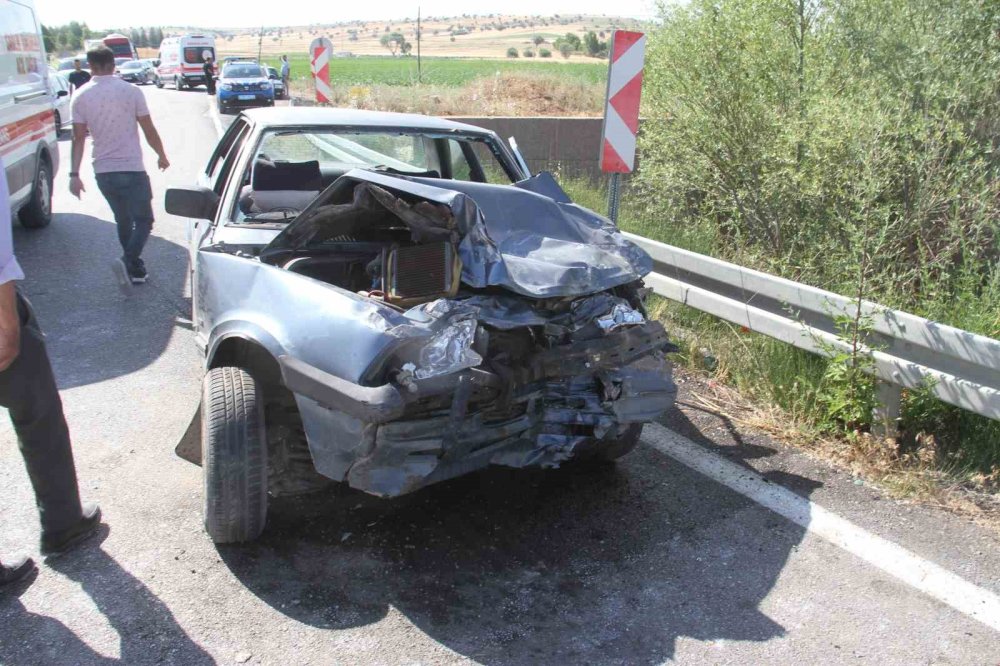 Konya'da Meydana Gelen Trafik Kazalarında 8 Kişi Yaralandı