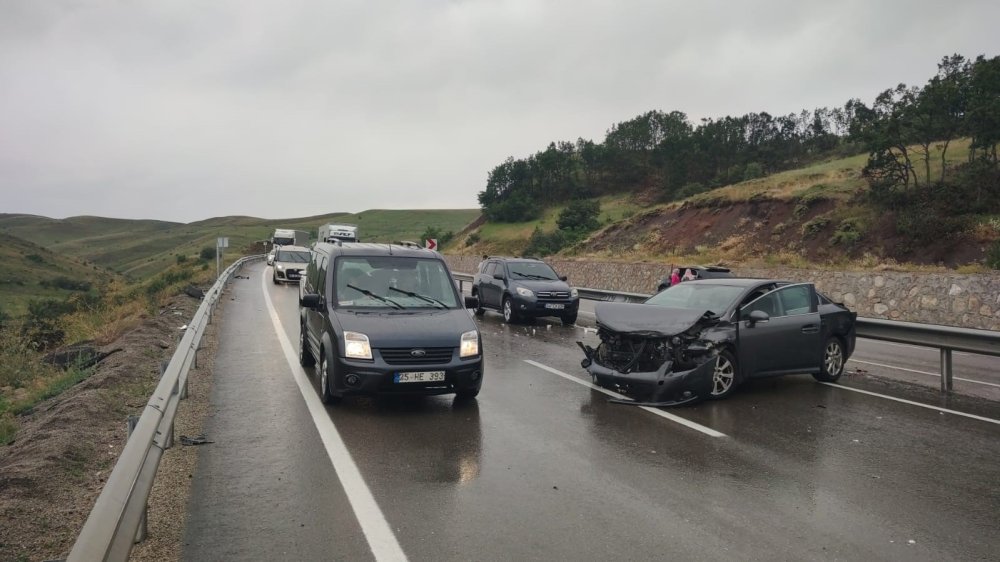 Erzurum Aşkale'de Zincirleme Trafik Kazası: 2'si Ağır 10 Yaralı