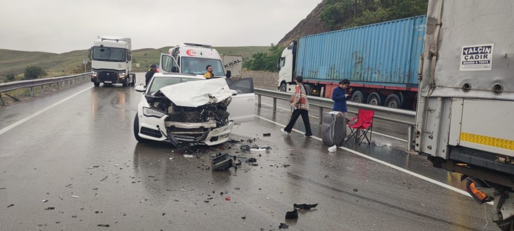 Erzurum Aşkale'de Zincirleme Trafik Kazası: 2'si Ağır 10 Yaralı